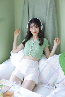 秘书跪趴撅着给人玩弄